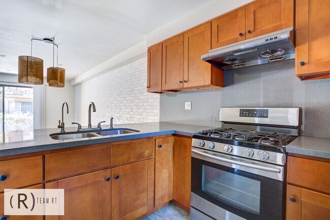 Foto del edificio - Irvine Condo Near Irvine Valley College 1 ...