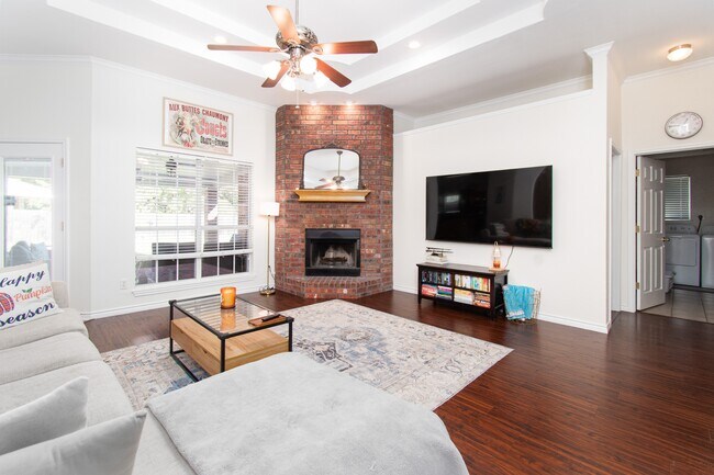 Building Photo - 103 Corral Ct