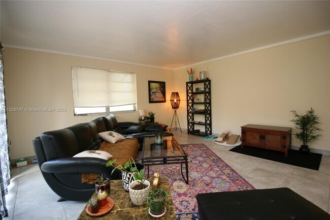 Foto del edificio - 9490 SW 77th Ave