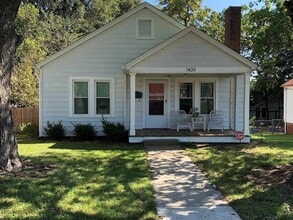 Building Photo - 1409 Lexington Ave