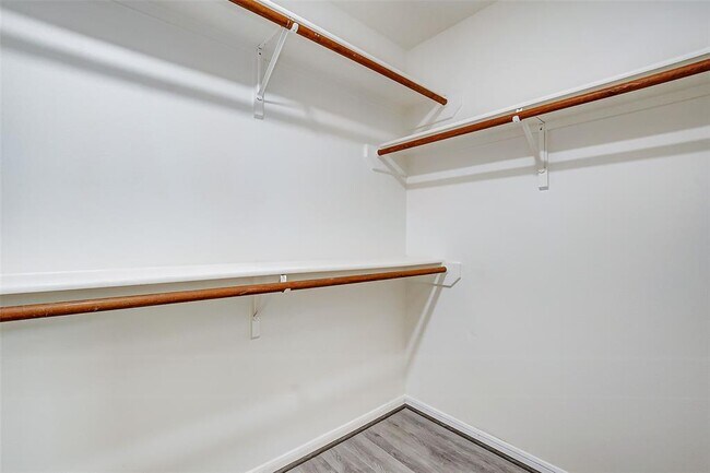 Building Photo - 3508 Stonegate Cir