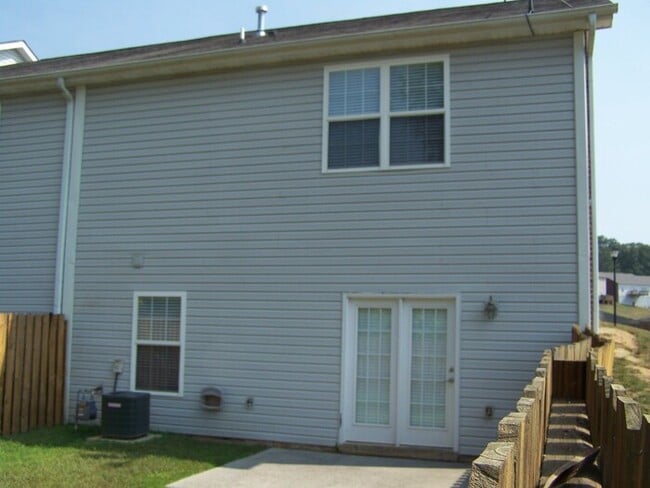 Photo - 3 bed, 2 bath, 2 car garage w/ bonus room and fenced yard in W. Knoxville House