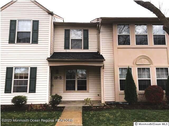 Primary Photo - 19 Remington Dr