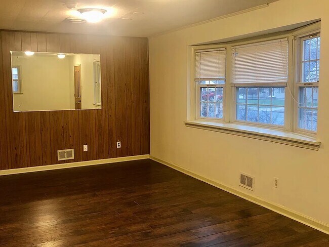 SALA DE ESTAR - 201 Deptford Rd