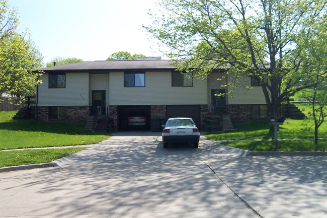 Building Photo - Meredith Homes