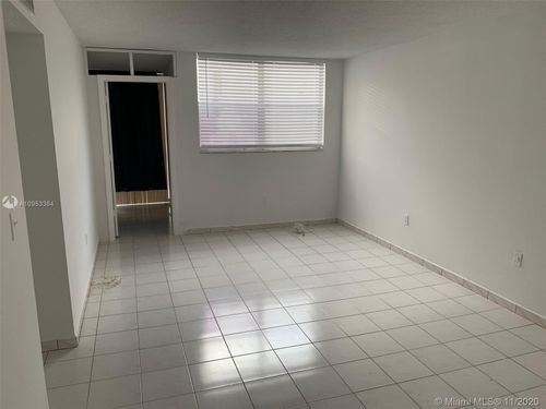 Foto del edificio - 9431 SW 4th St