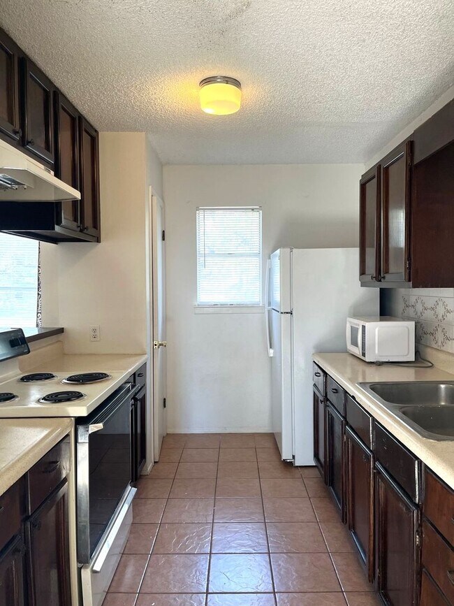 Foto del edificio - 16806 Ledgestone Dr