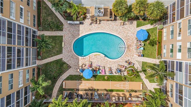 Foto del edificio - 4117 Bougainvilla Dr