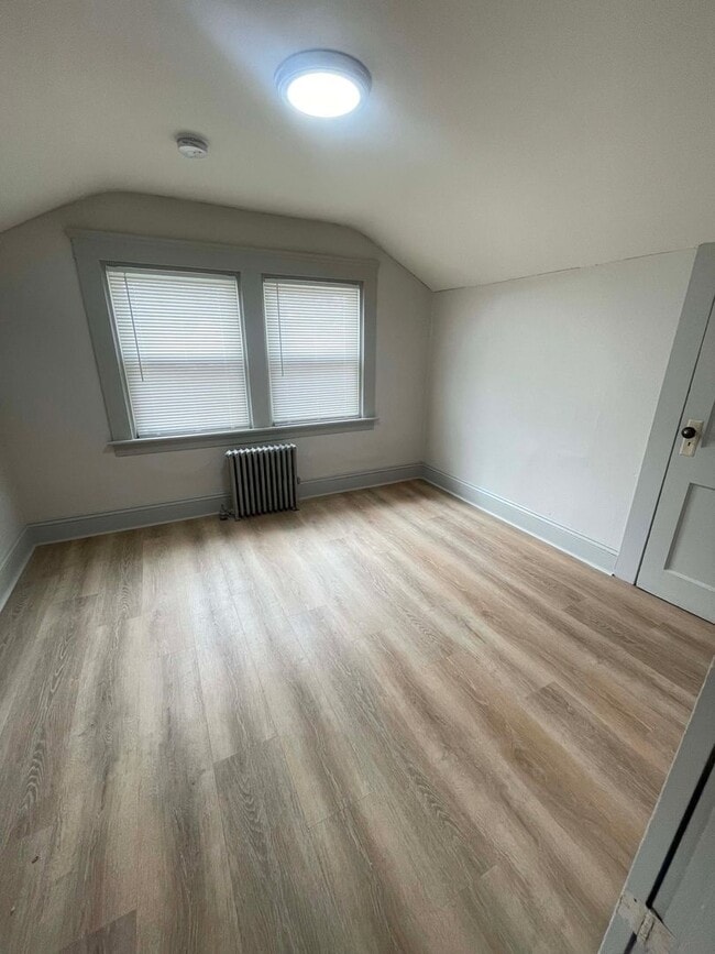 Foto del edificio - 638 Admiral St