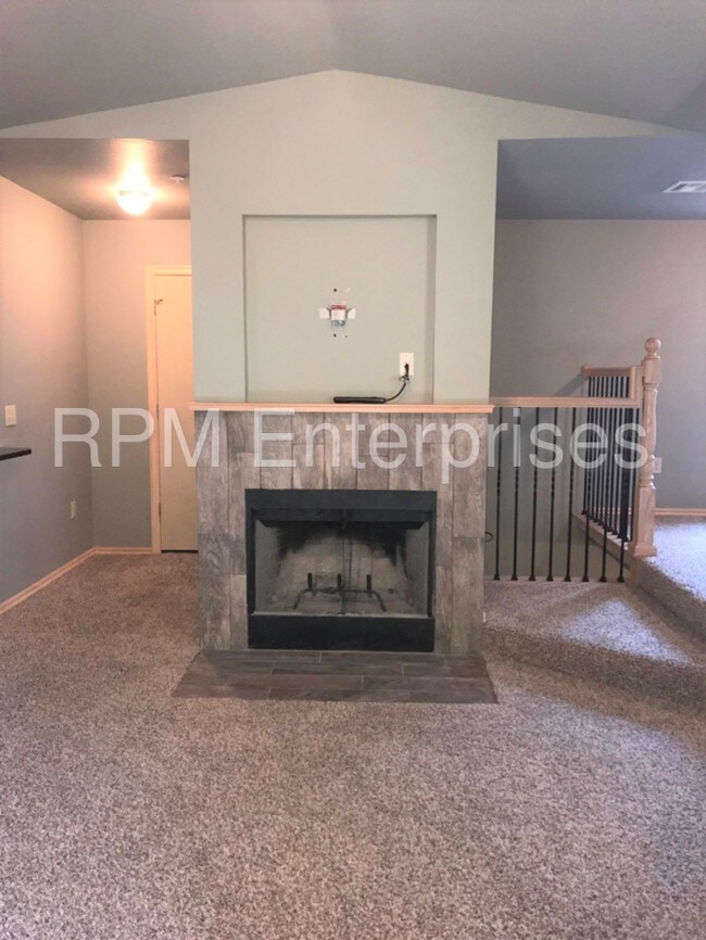 Building Photo - 13120 Buckeye Ct