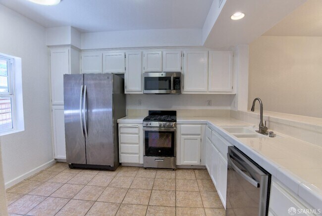 Building Photo - 723 Swallowtail Ct