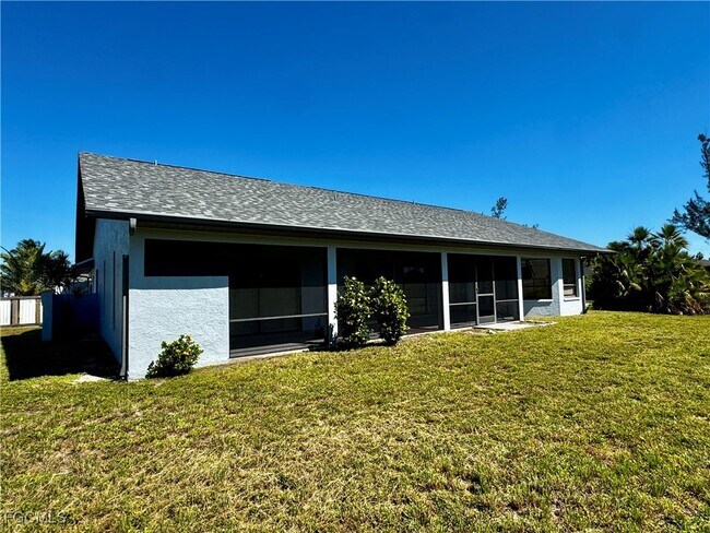 Foto del edificio - 3704 SW 3rd St