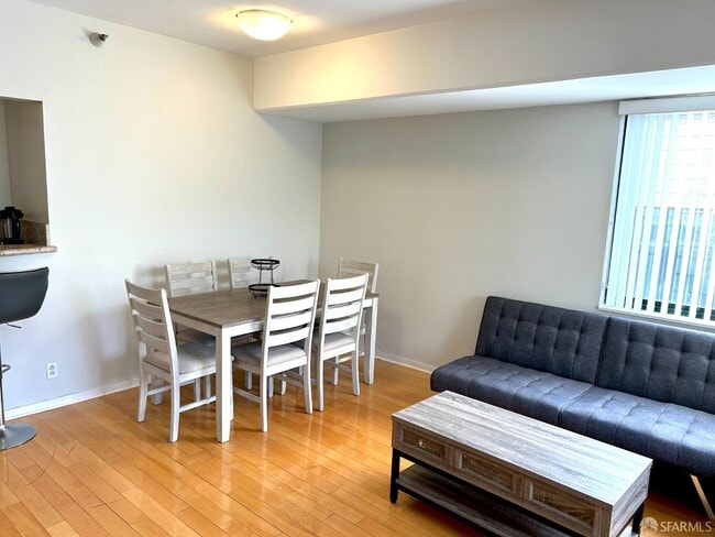 Foto del edificio - 1 Daniel Burnham Ct