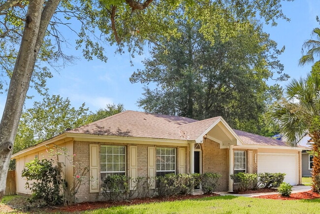 Foto del edificio - 1903 Suwannee River Dr