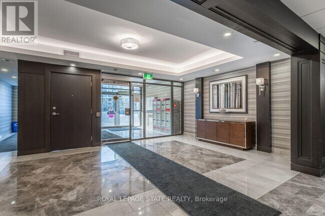 Building Photo - 101-101 Shoreview Pl