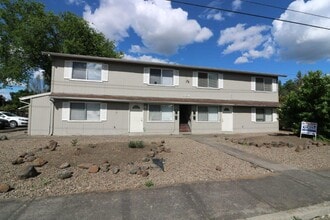 Building Photo - 264 N 8th St