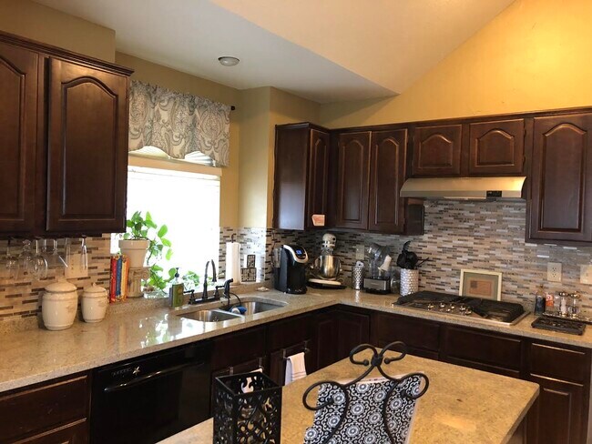 Kitchen - 23 Monterey Dr