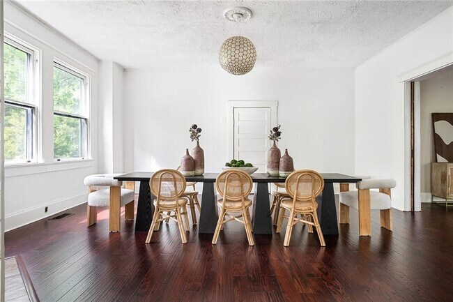 Foto del edificio - 118 Waverly Way NE