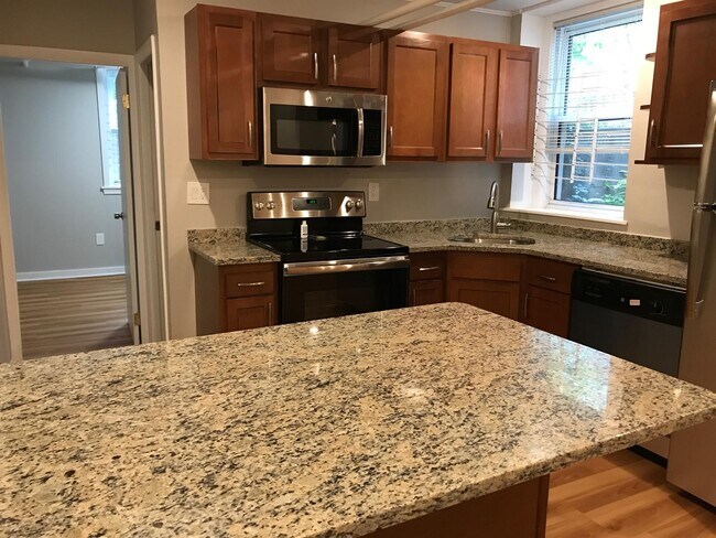 Foto del edificio - 8 Forest St