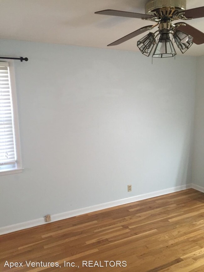 Building Photo - 3 br, 2 bath House - 924 Neuhoff Ln