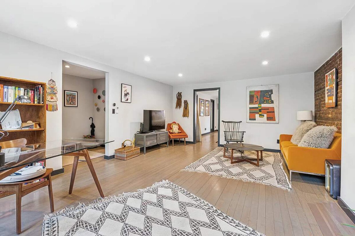 Foto principal - 7 E 129th St