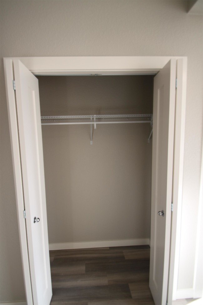 Foto del edificio - 830 Crestmont Way