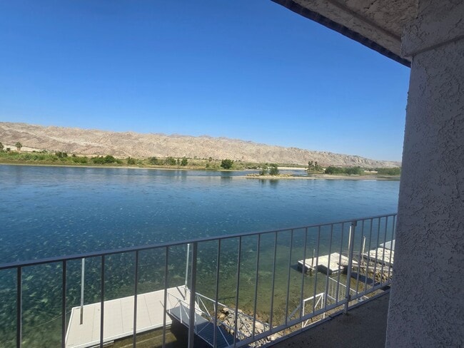 Building Photo - Waterfront 3BR Vacation rental with Utilities-Fully Furnished