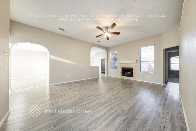 Building Photo - 915 Sea Shell Dr