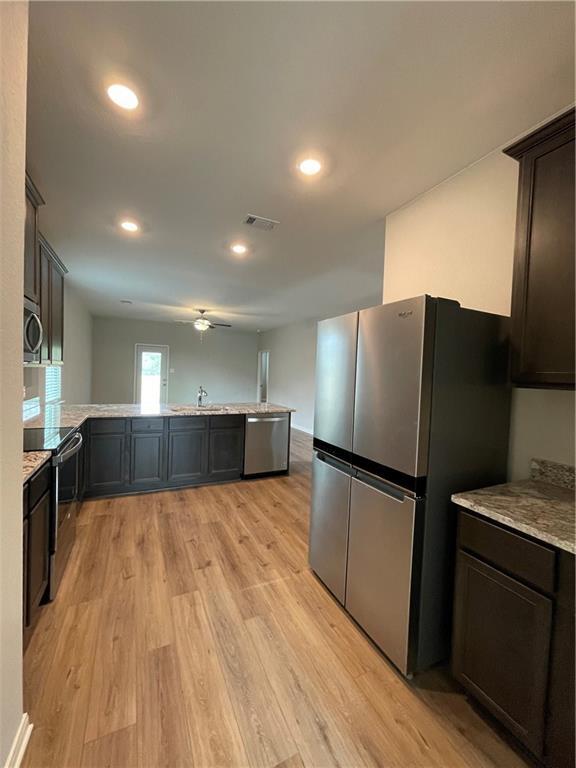 Building Photo - 508 Republic Dr