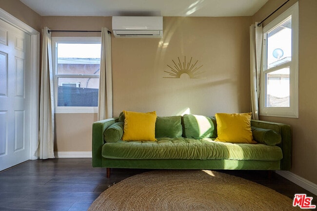 Foto del edificio - 3727 Siskiyou St