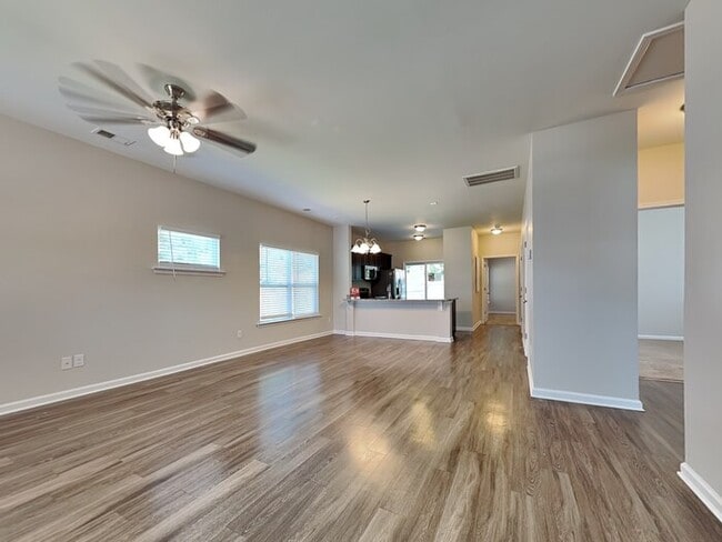 Building Photo - 232 St Andrews Pl Dr