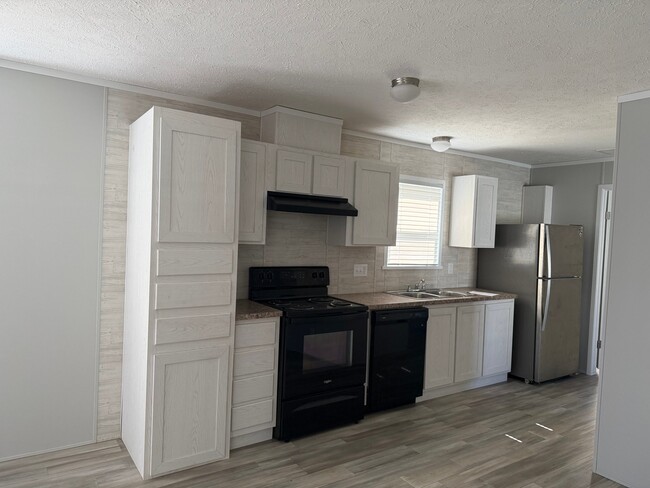 Building Photo - 16315 US-54