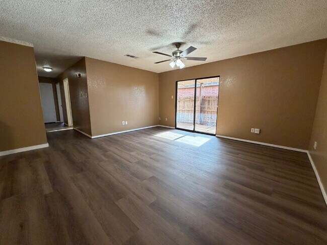 Foto del edificio - "Charming 3-Bedroom 2 Full Baths in Lubbock!"