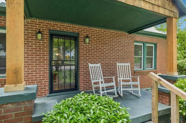 Building Photo - 1338 Ardee Ave