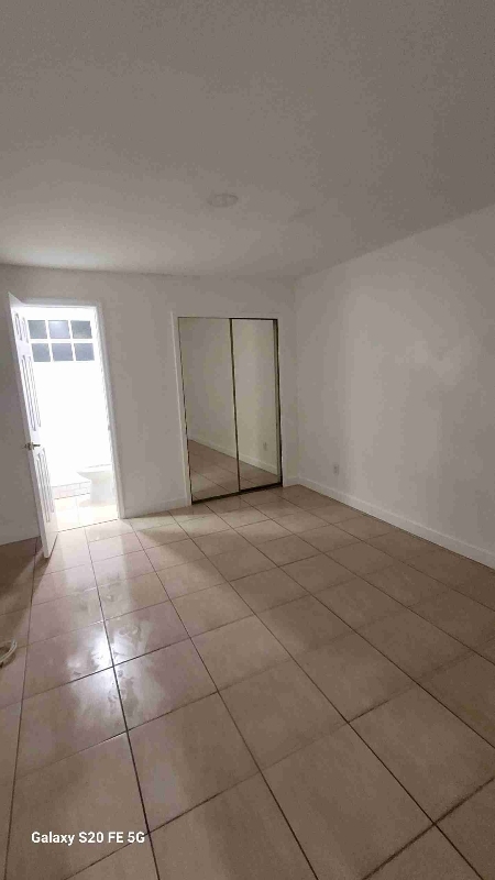 Building Photo - 1140 SW 131st Ave