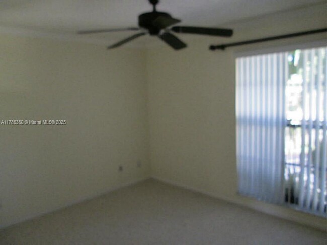 Foto del edificio - 2 bedroom in North miami Beach FL 33179
