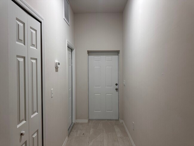 Foto del edificio - 1415 NE 8th Pl