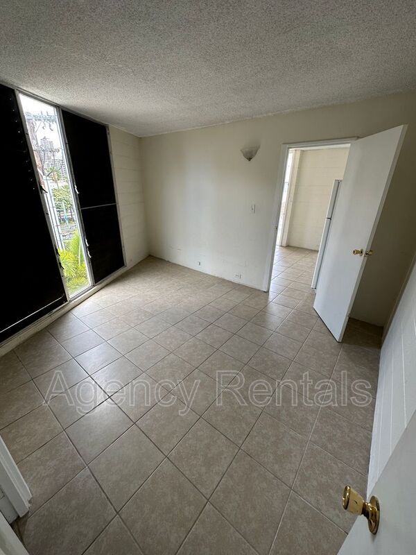 Foto del edificio - 510 Captain Cook Ave