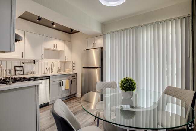2BR, 2BA - 895SF - Amara Apartments