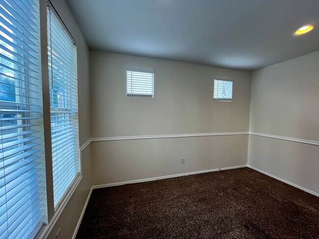 Foto del edificio - 3 Bedroom Plus Office in CK School District