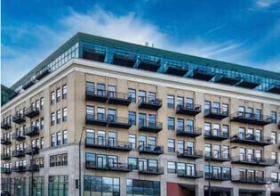 Building Photo - 1645 W Ogden Ave