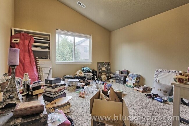 Building Photo - 3 Bed, 2.5 Bath Home Near Ellsworth Road /...