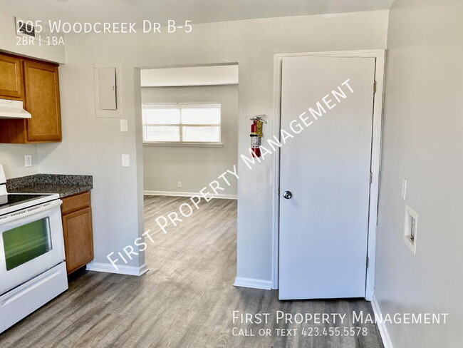 Foto del edificio - 205 Woodcreek Dr