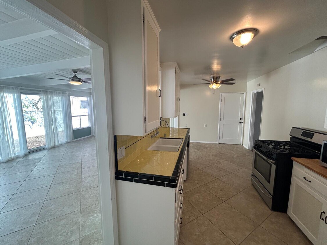 Foto principal - 6240 Rose St