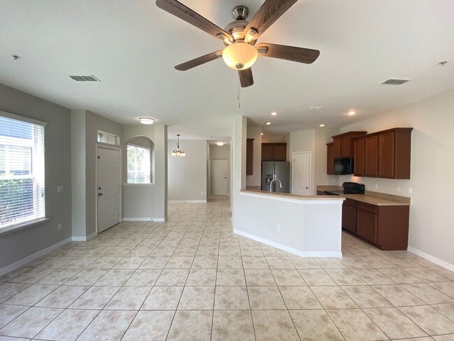 Foto del edificio - Just reduced!!! Gated Community!  Carter G...