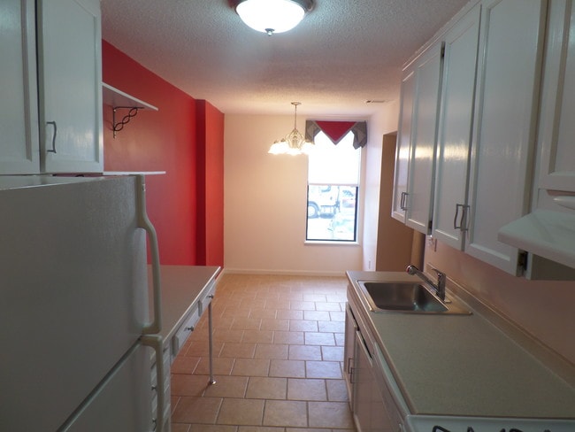 Kitchen - 37 S Quinsigamond Ave