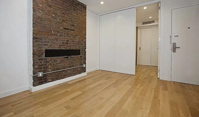 Foto del edificio - 100 Forsyth Street