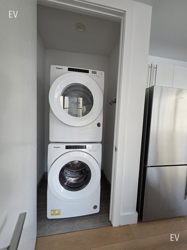 Building Photo - 50 Murray-ev1402