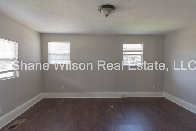 Foto del edificio - Little 2 BR / 1 BA home ready for rent!