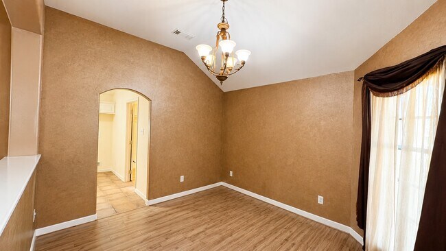 Building Photo - 12918 Stratford Mill Ln